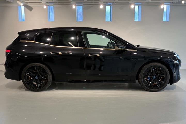 Sort BMW iX fra 2022