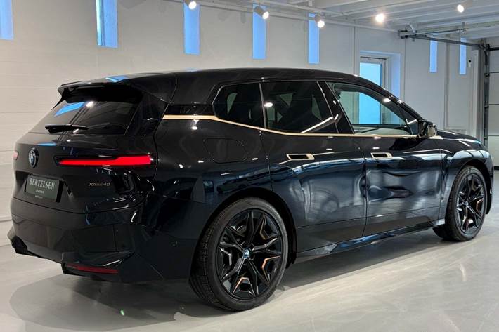 Sort BMW iX fra 2022