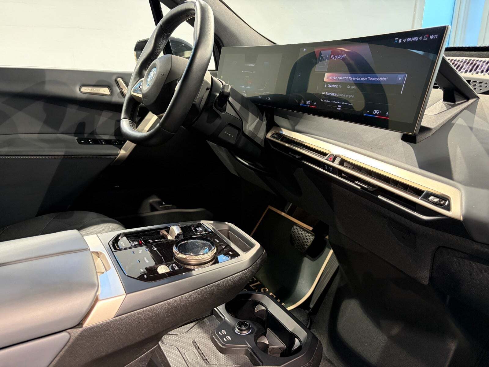 Sort BMW iX fra 2022