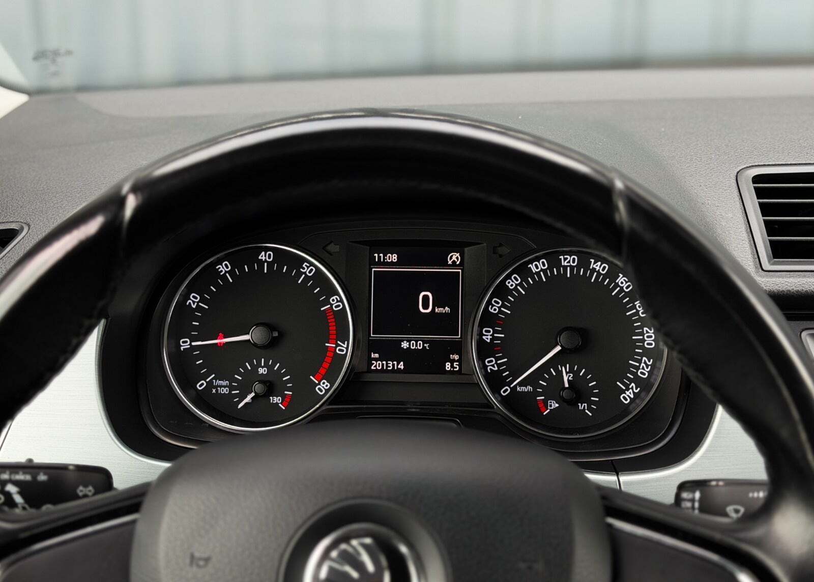 Grå Skoda Fabia fra 2016