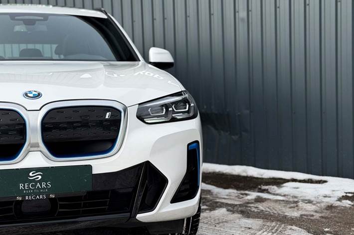 Hvid BMW iX3 fra 2022