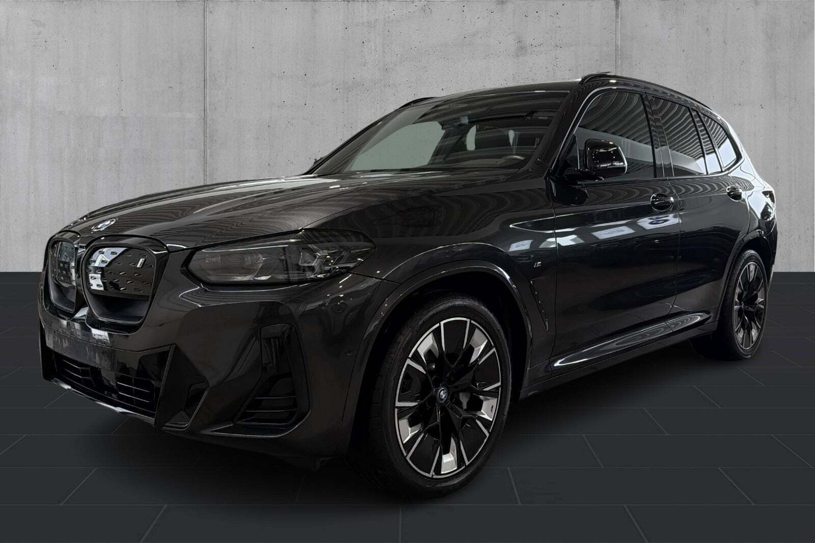 BMW iX3 Charged Plus M-Sport