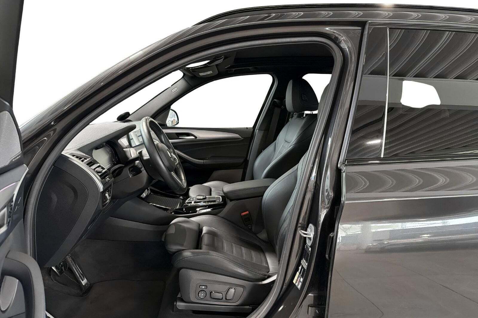 BMW iX3 Charged Plus M-Sport