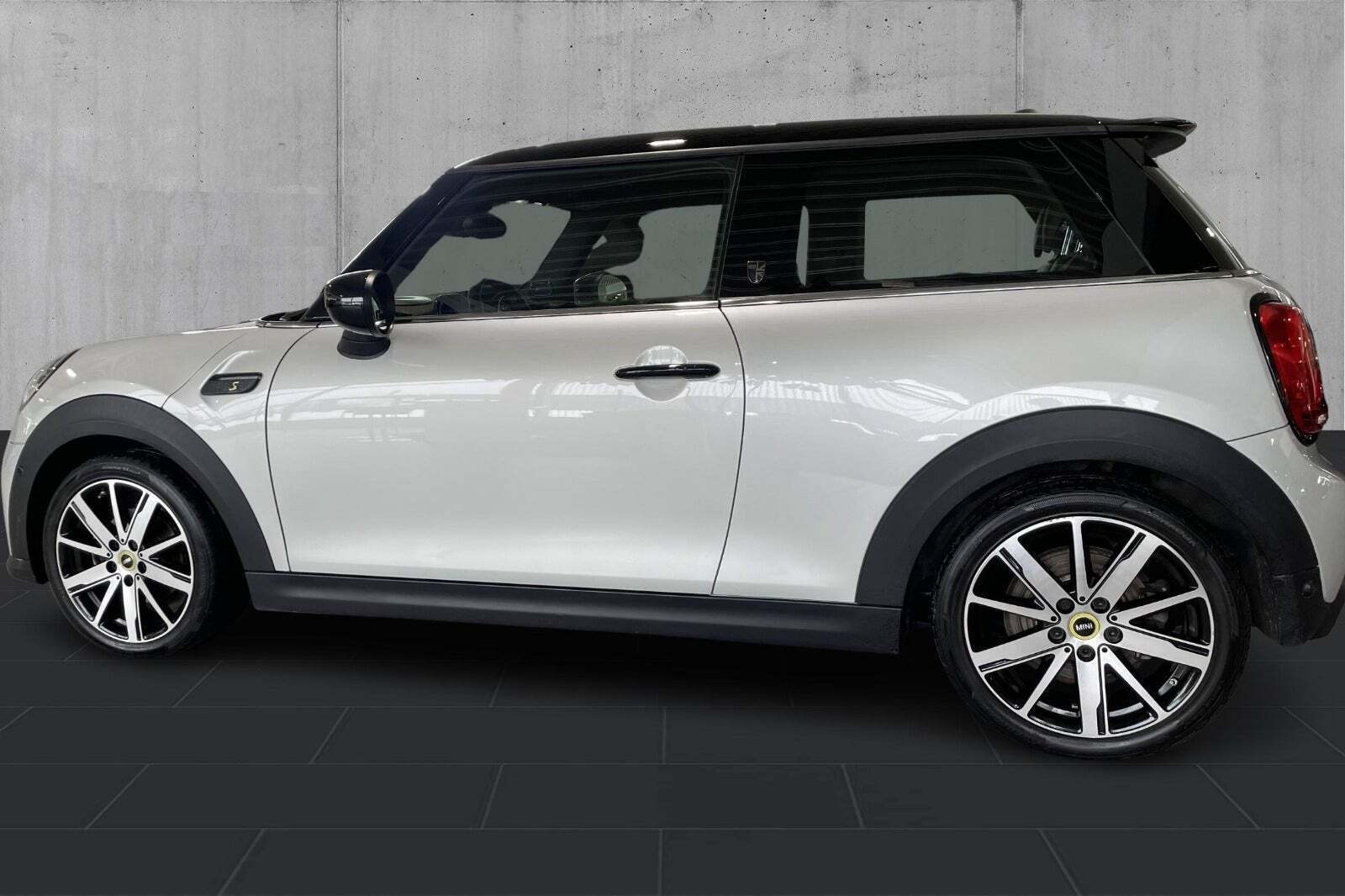 Mini Cooper SE Younique Trim