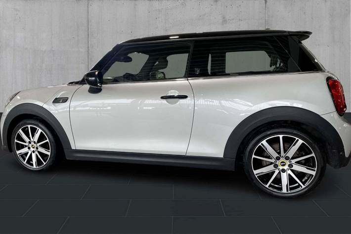 Sølv Mini Cooper SE fra 2022