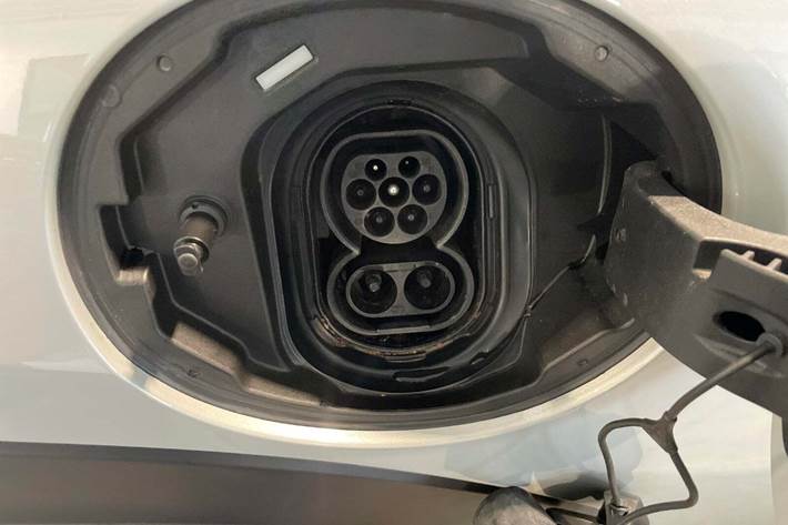 Sølv Mini Cooper SE fra 2022