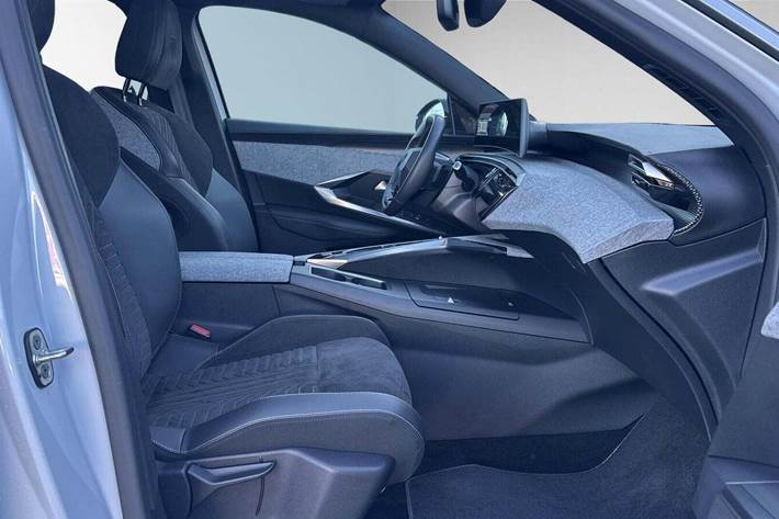 Hvid Peugeot e-3008 fra 2024