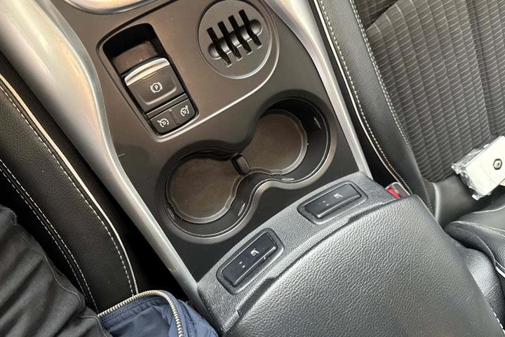 Grå Renault Kadjar fra 2016