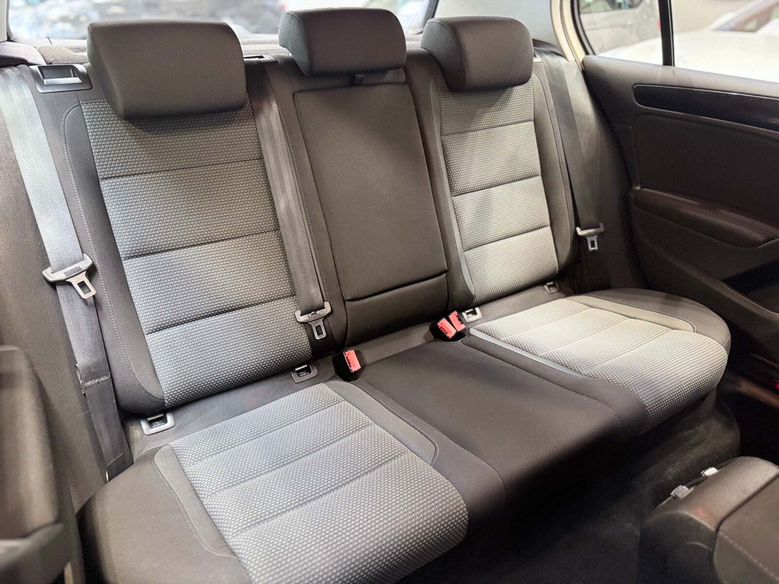 Sølv VW Golf VI fra 2012