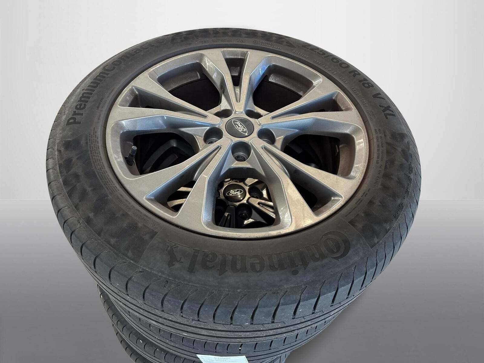 Sort Ford Kuga fra 2021