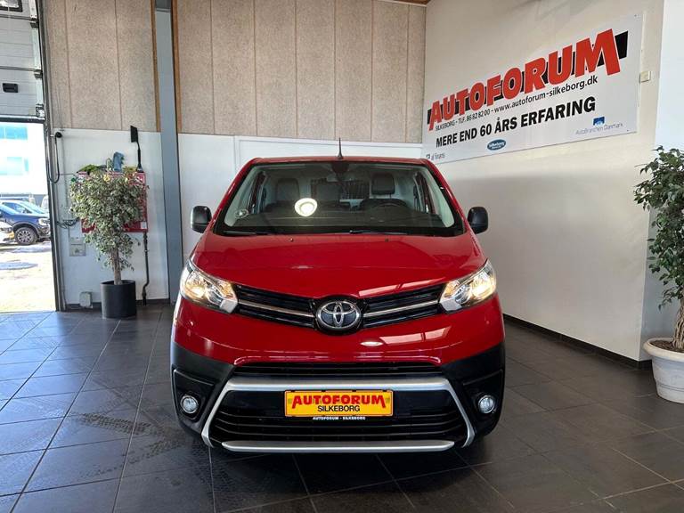 Toyota ProAce 2,0 D 122 Medium Comfort Master aut.