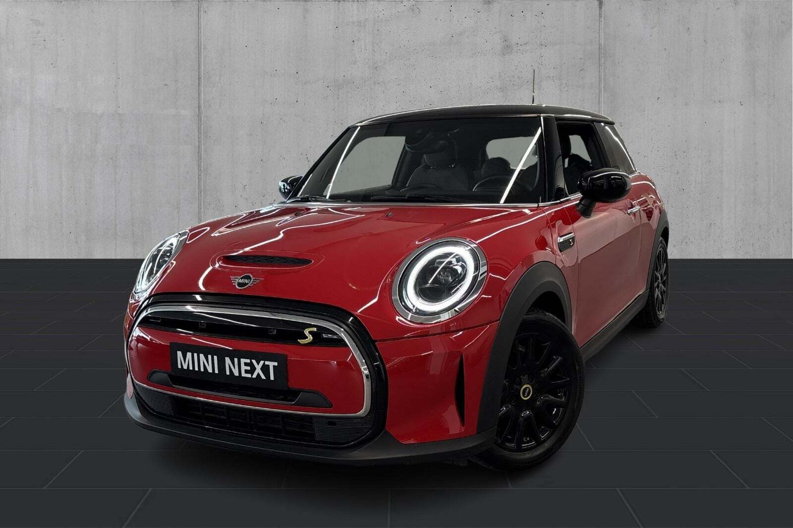 Rød Mini Cooper SE fra 2022