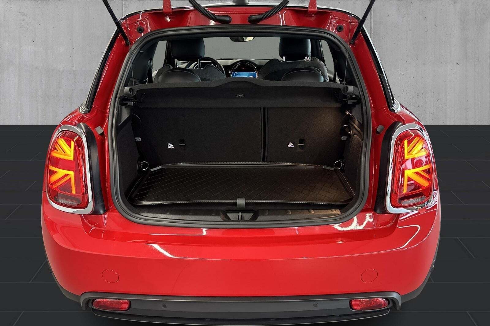 Rød Mini Cooper SE fra 2022