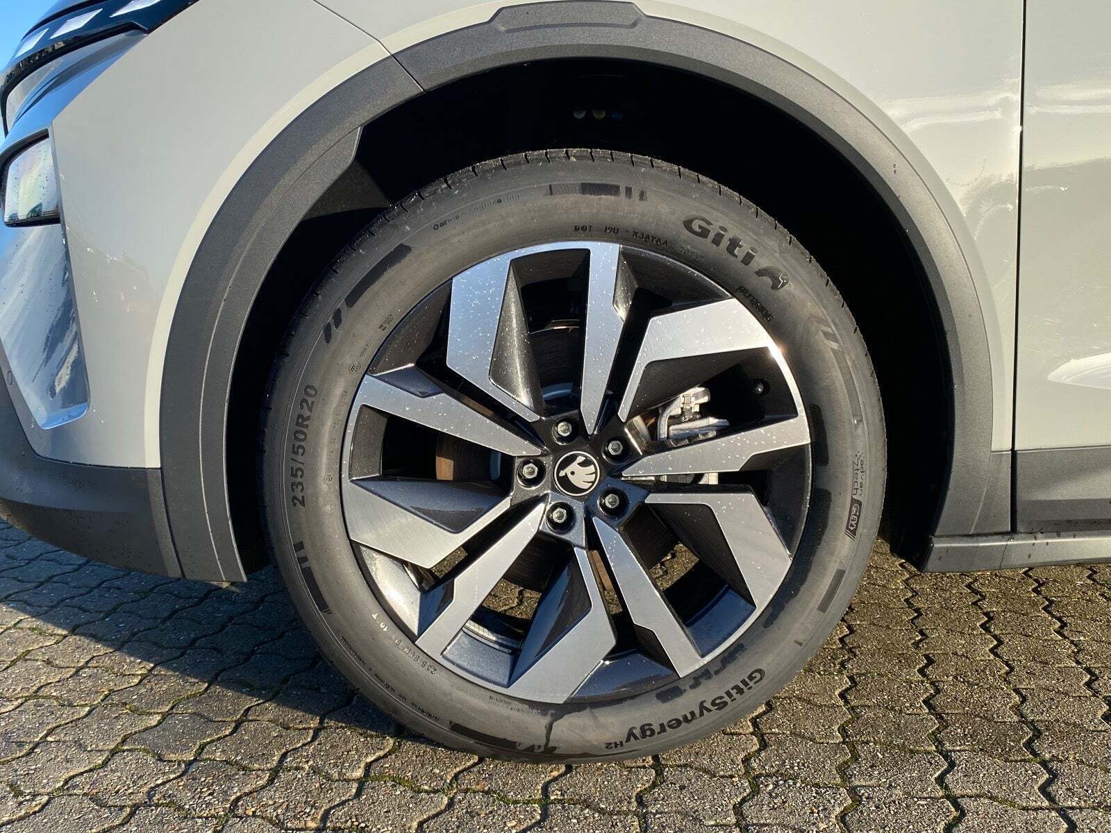 Grå Skoda Elroq fra 2026