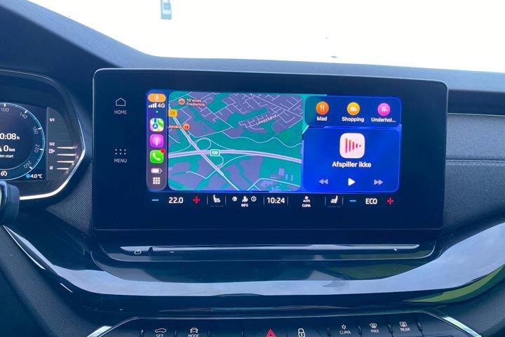Grå Skoda Octavia fra 2022