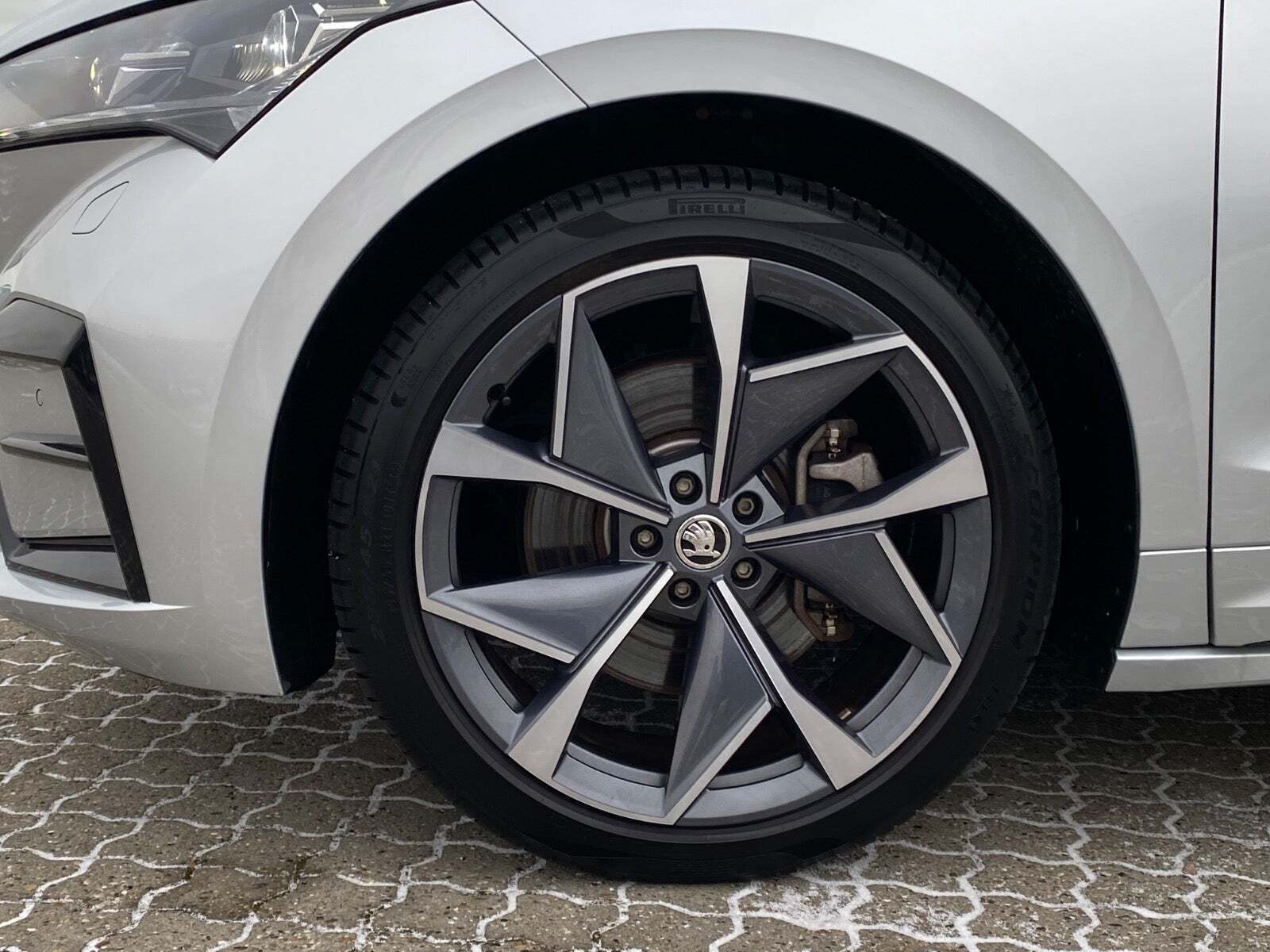 Sølv Skoda Enyaq fra 2023