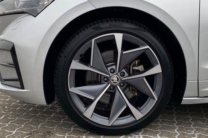 Sølv Skoda Enyaq fra 2023