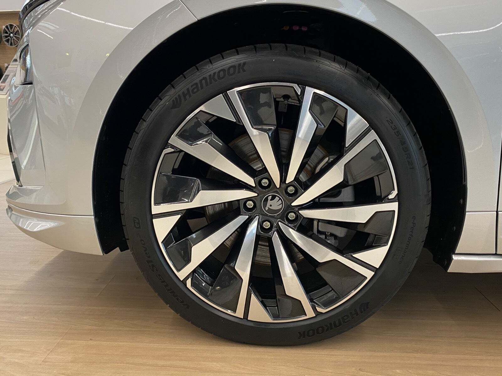 Sølv Skoda Enyaq fra 2026