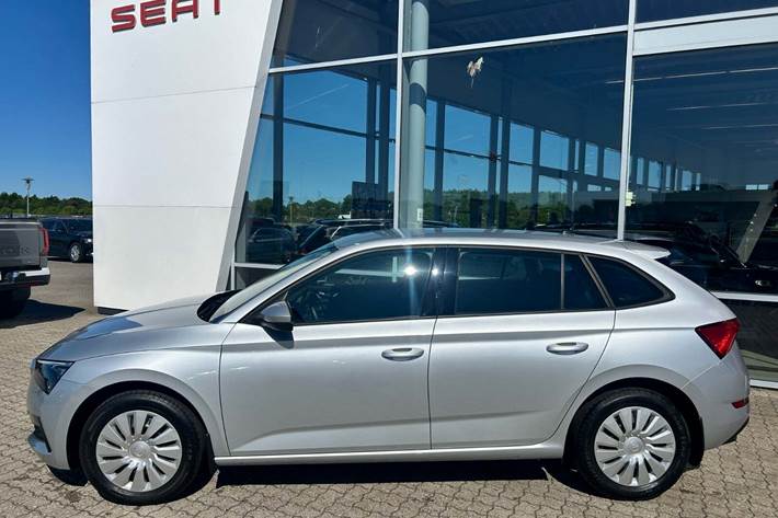 Sølv Skoda Scala fra 2022