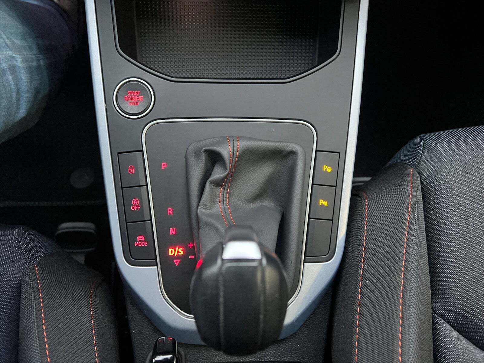 Hvid Seat Arona fra 2023