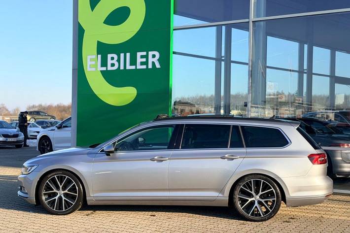 Sølv VW Passat fra 2019