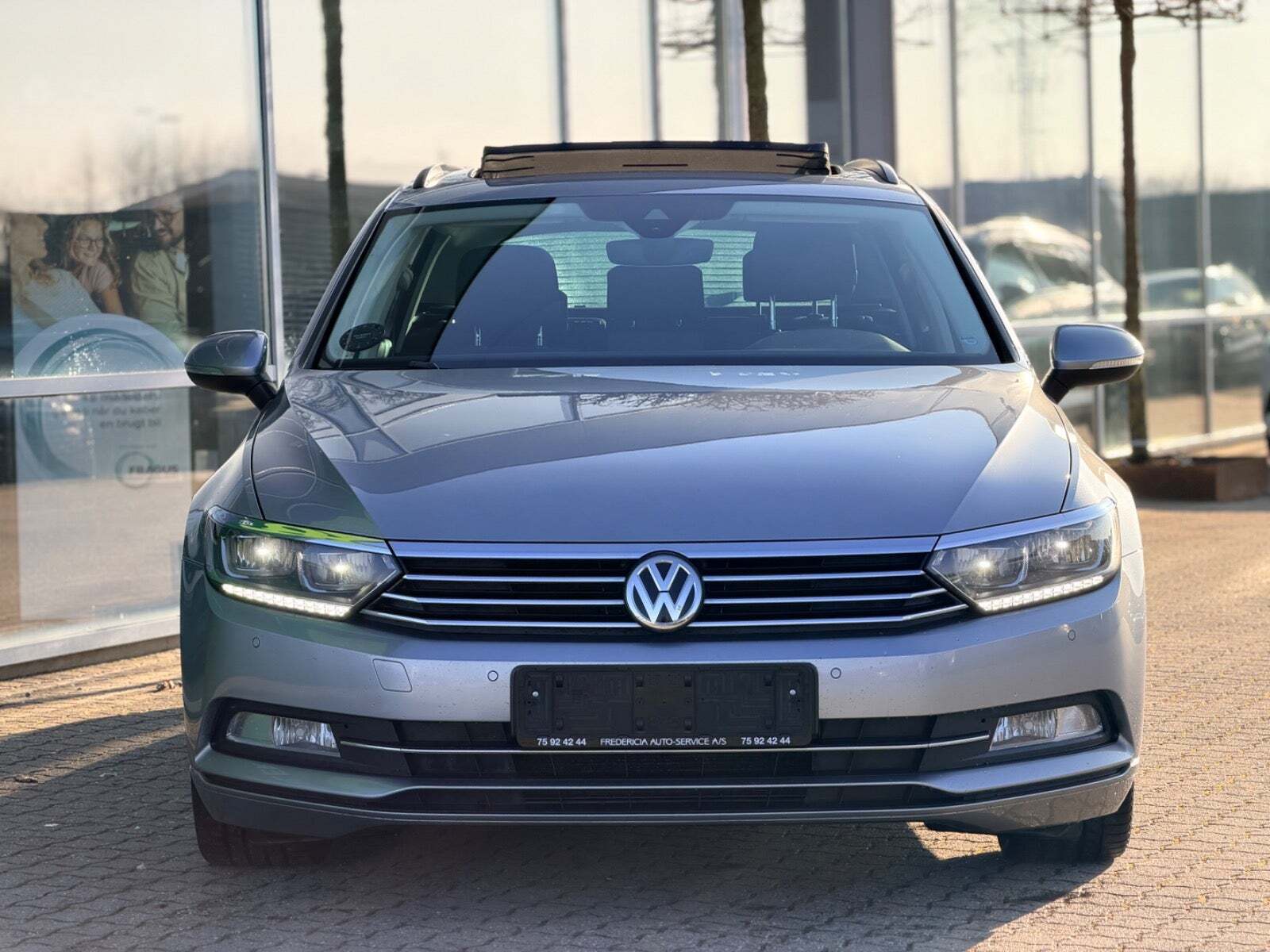 Sølv VW Passat fra 2019