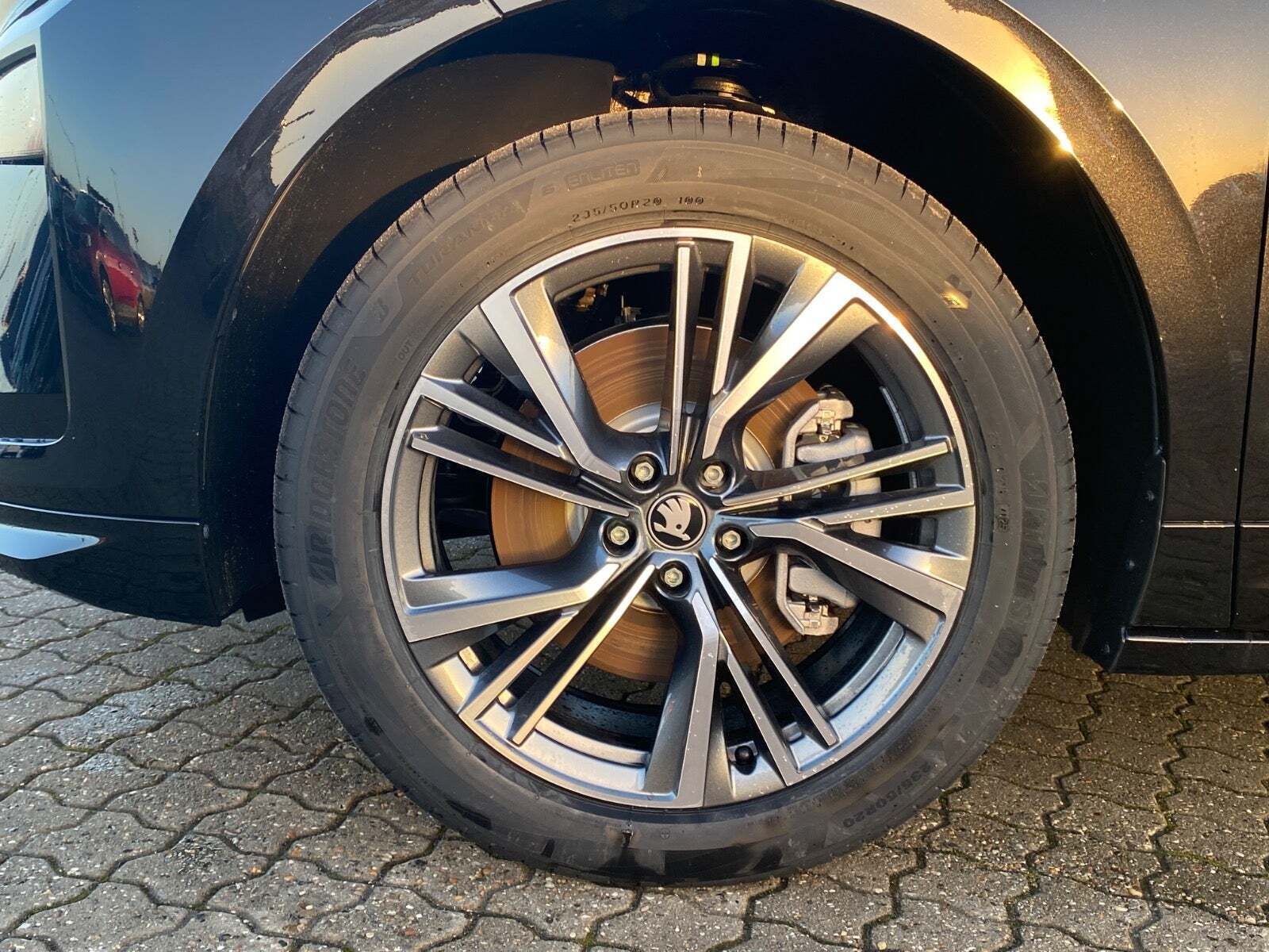 Sort Skoda Enyaq fra 2026