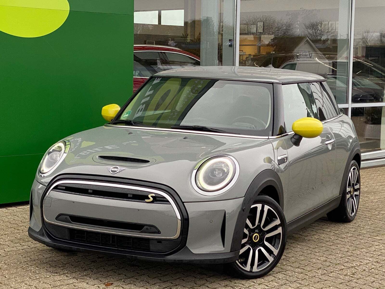 Mini Cooper SE Classic Trim