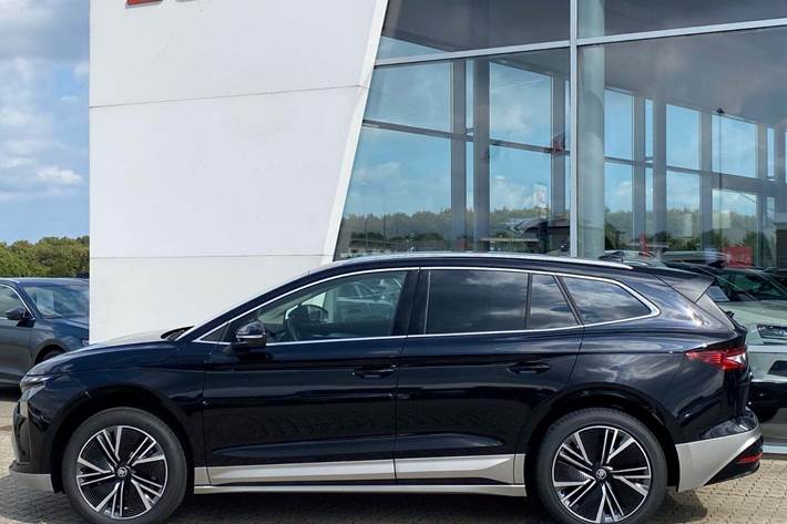 Sort Skoda Enyaq fra 2026