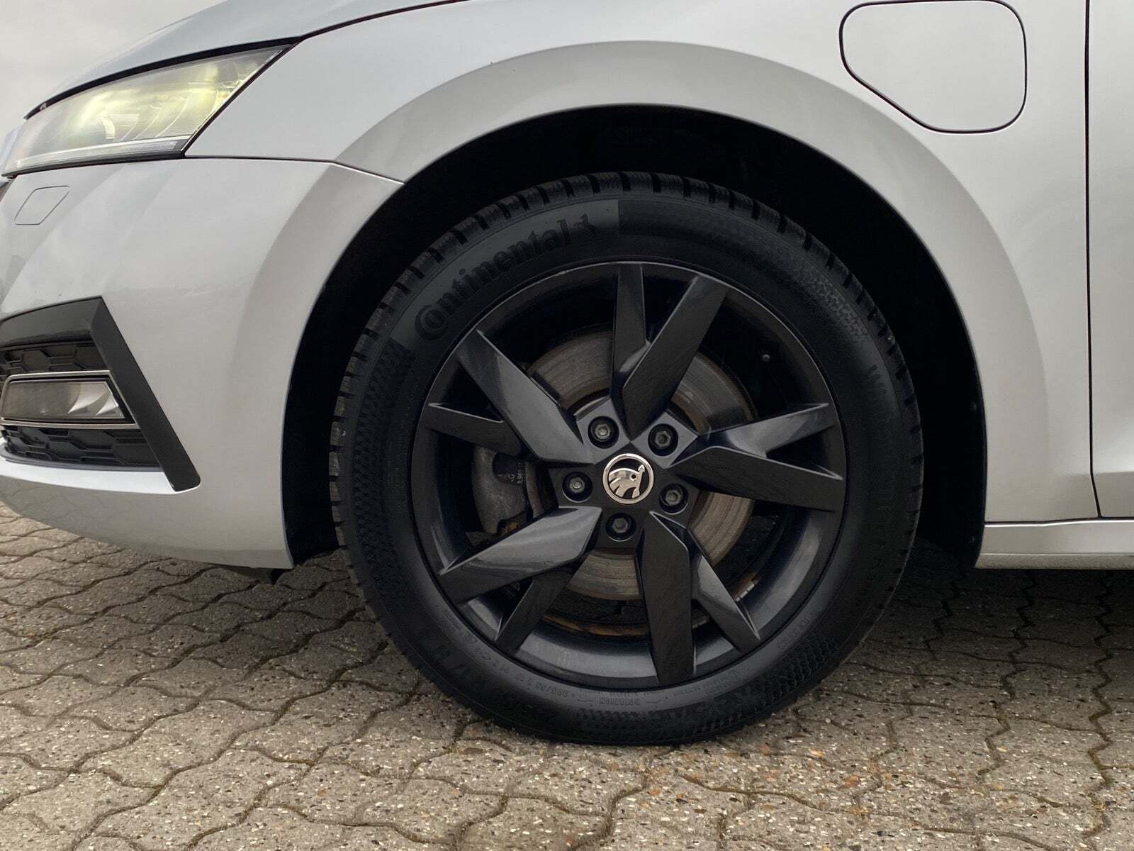Sølv Skoda Octavia fra 2022