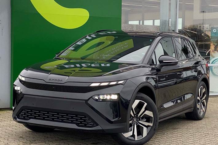 Sort Skoda Elroq fra 2026 set udefra