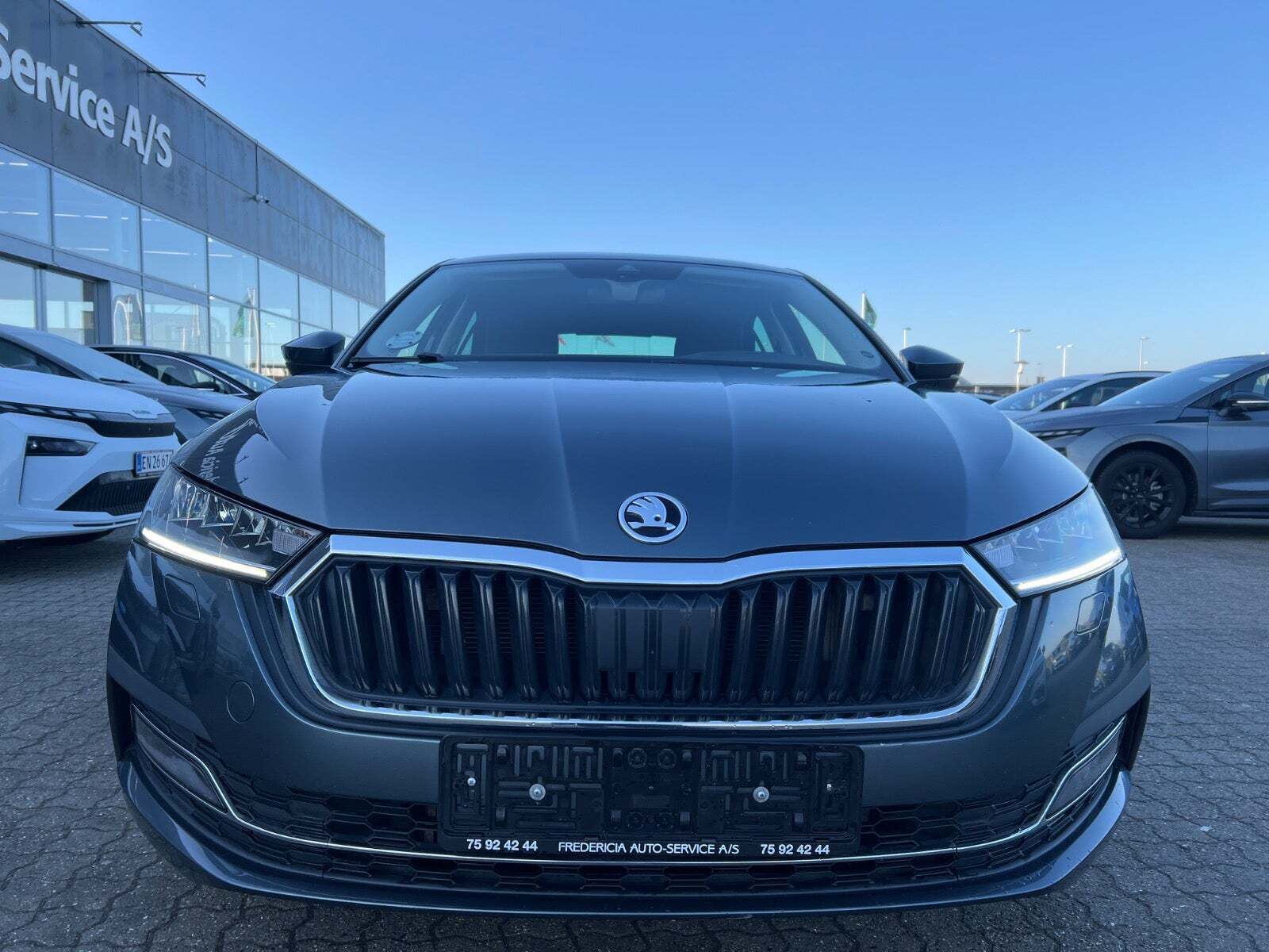 Grå Skoda Octavia fra 2022