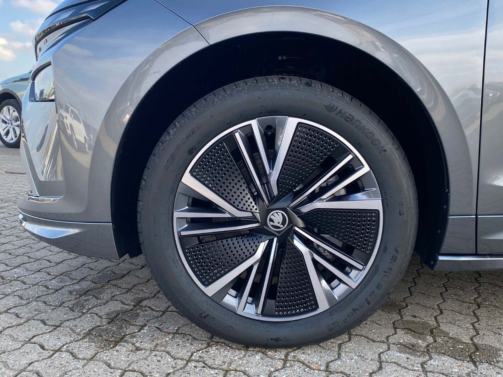 Grå Skoda Enyaq fra 2026