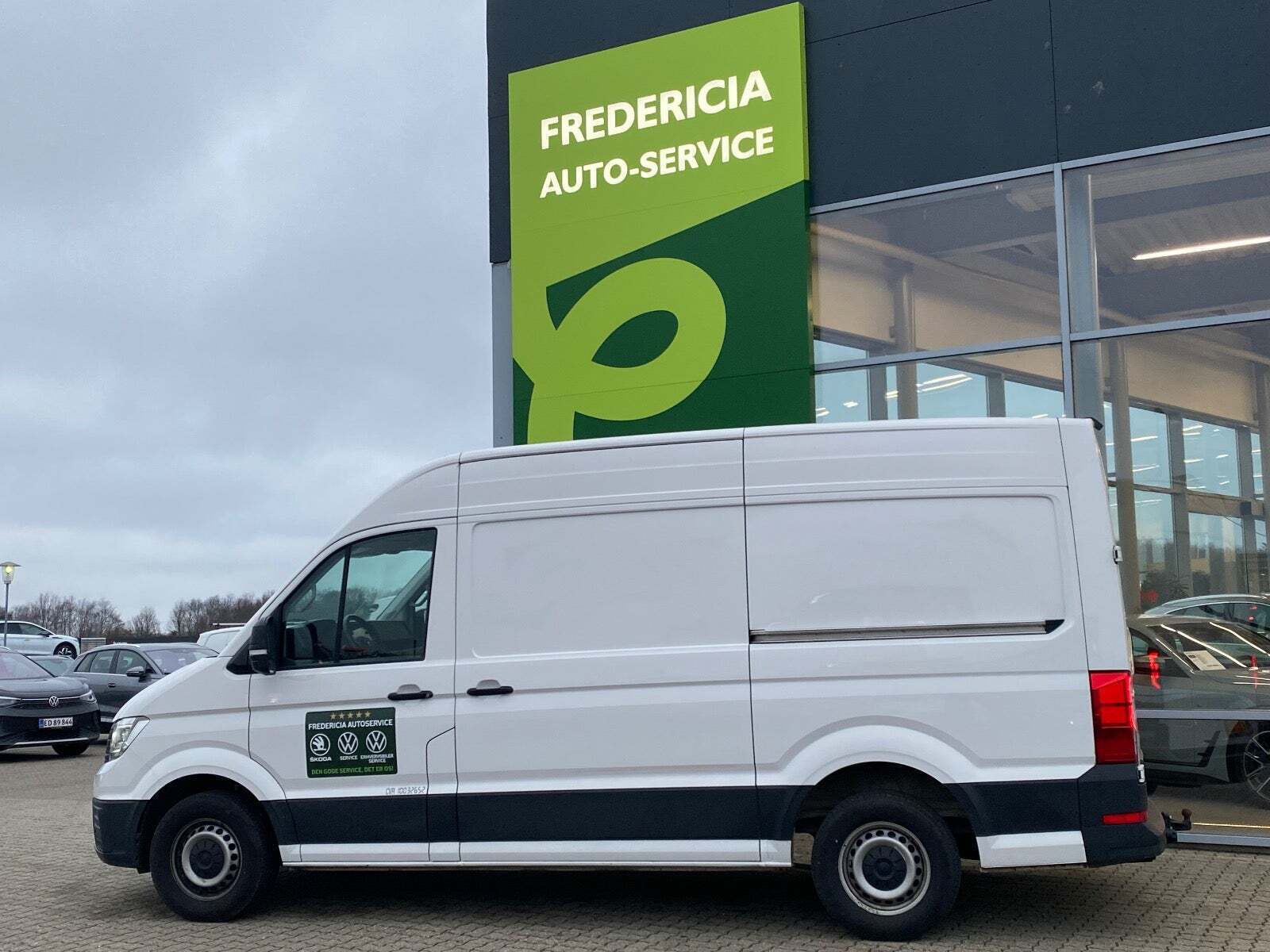 VW Crafter 35 2,0 TDi 177 Kassevogn L3H3 aut.