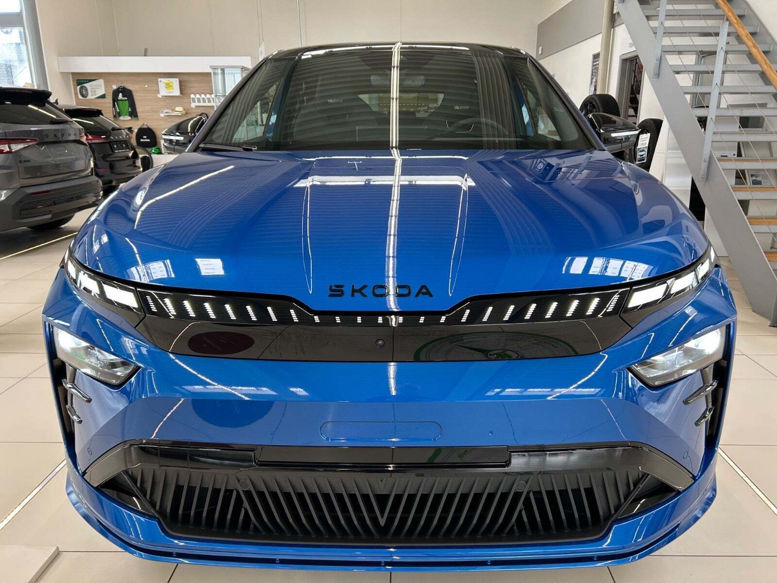 Blå Skoda Enyaq fra 2026