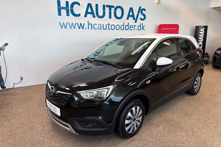 Sort Opel Crossland X fra 2018 set udefra