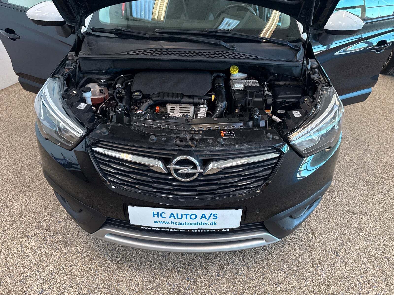 Sort Opel Crossland X fra 2018