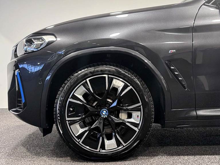 BMW iX3 Charged Plus M-Sport