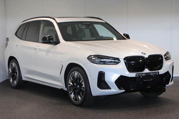 Hvid BMW iX3 fra 2023