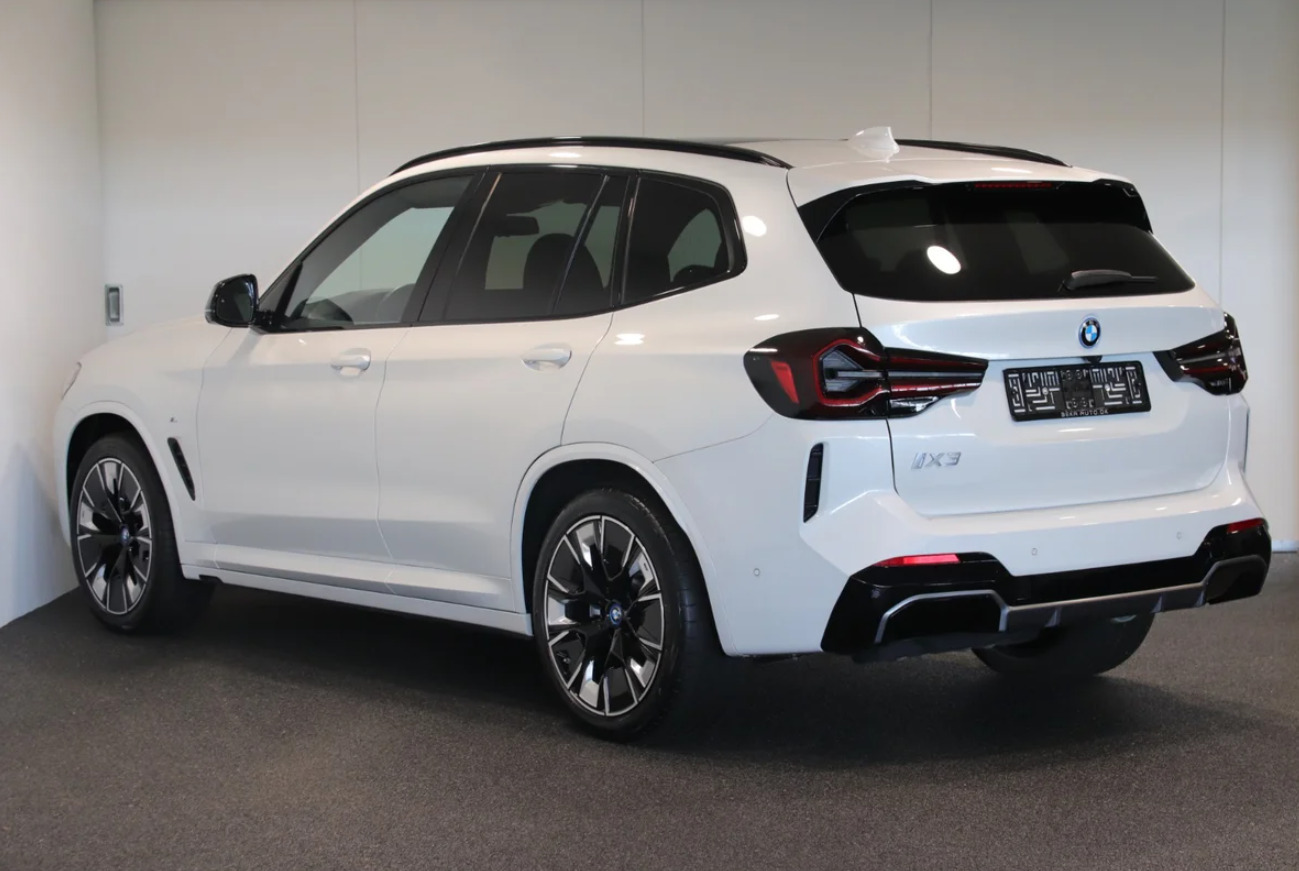 BMW iX3 Charged Plus M-Sport