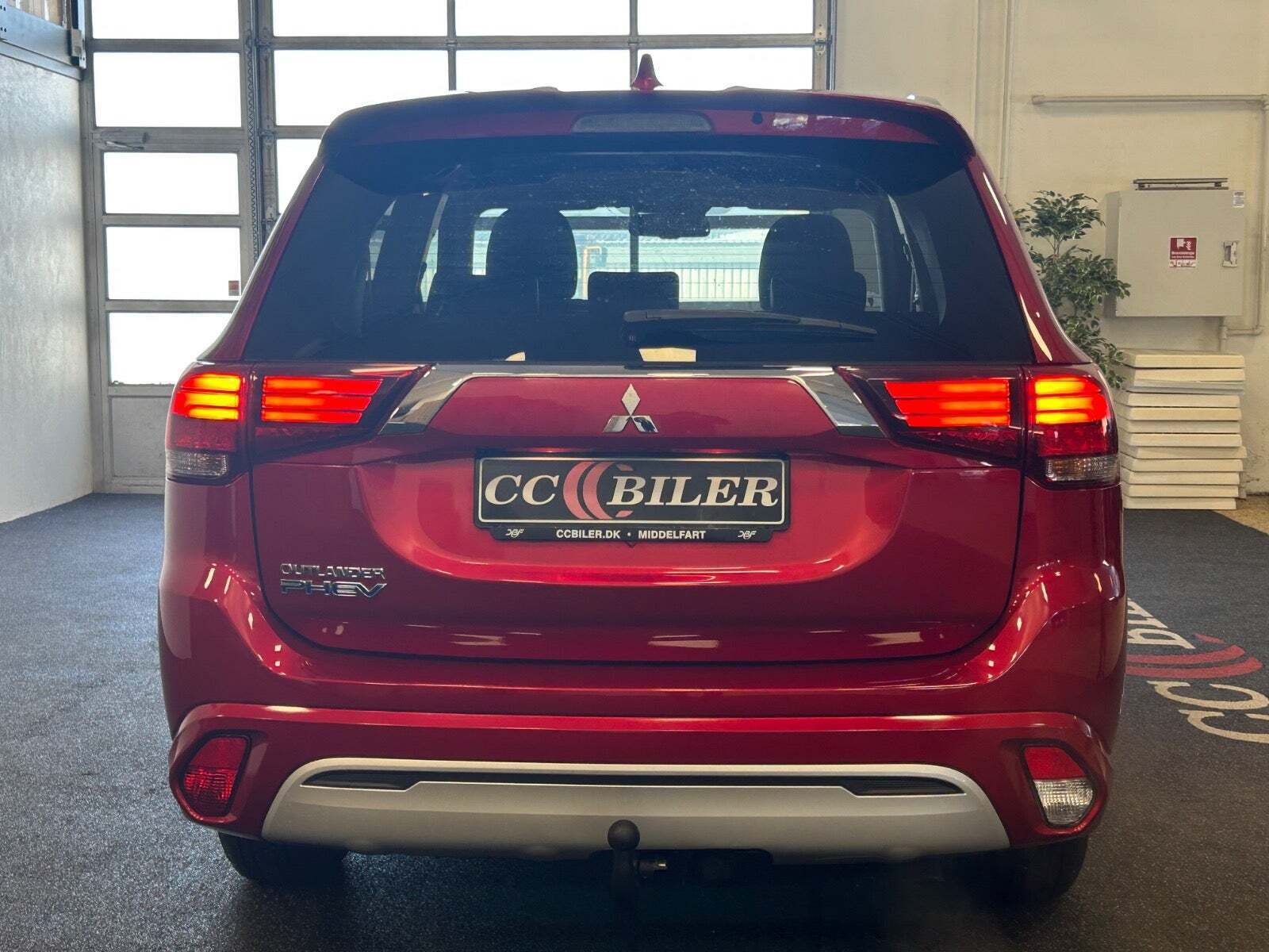 Mitsubishi Outlander 2,4 PHEV Intense CVT 4WD