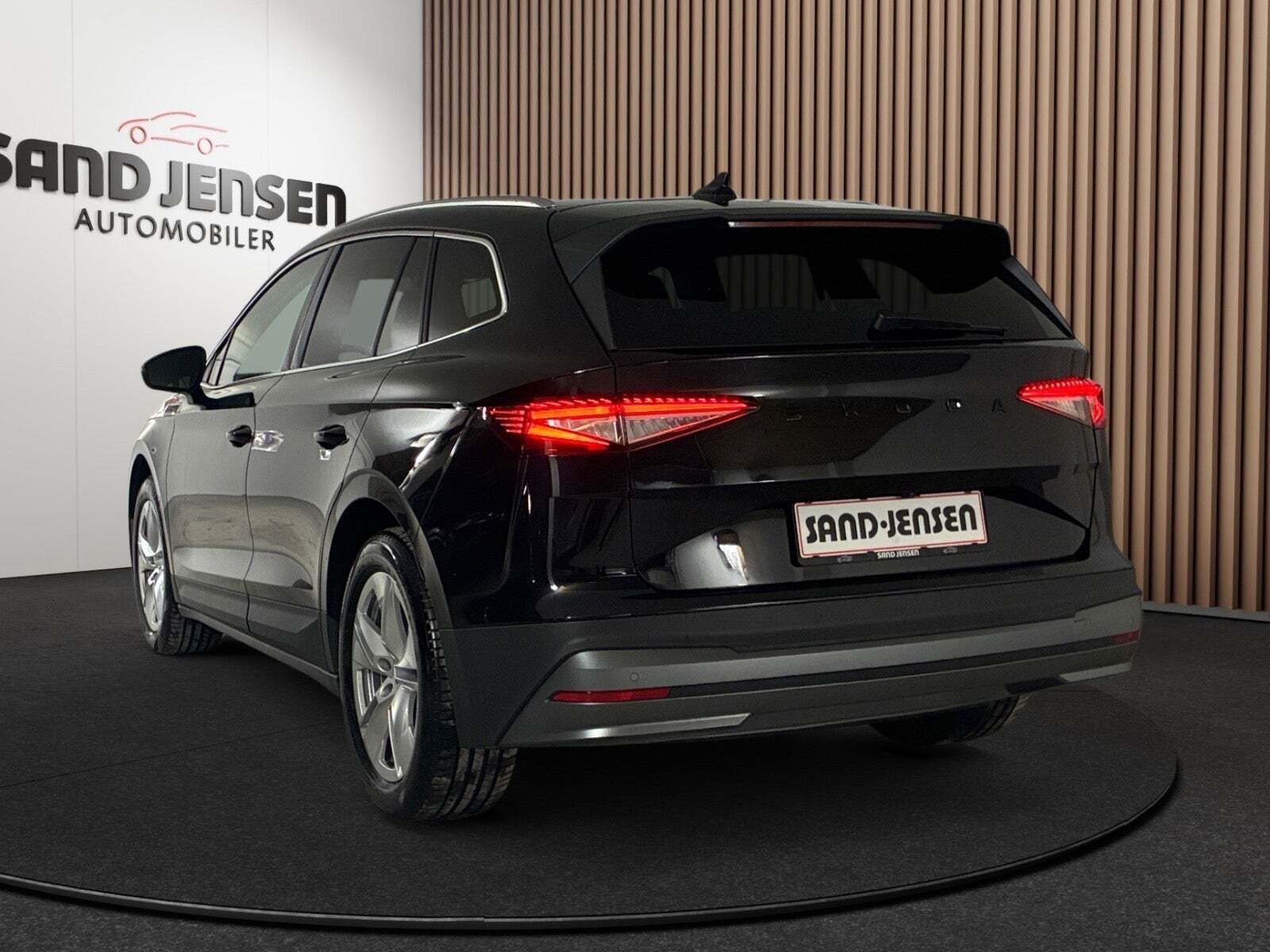 Sort Skoda Enyaq fra 2025