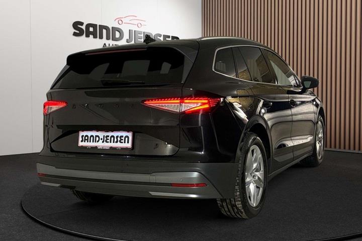 Sort Skoda Enyaq fra 2025