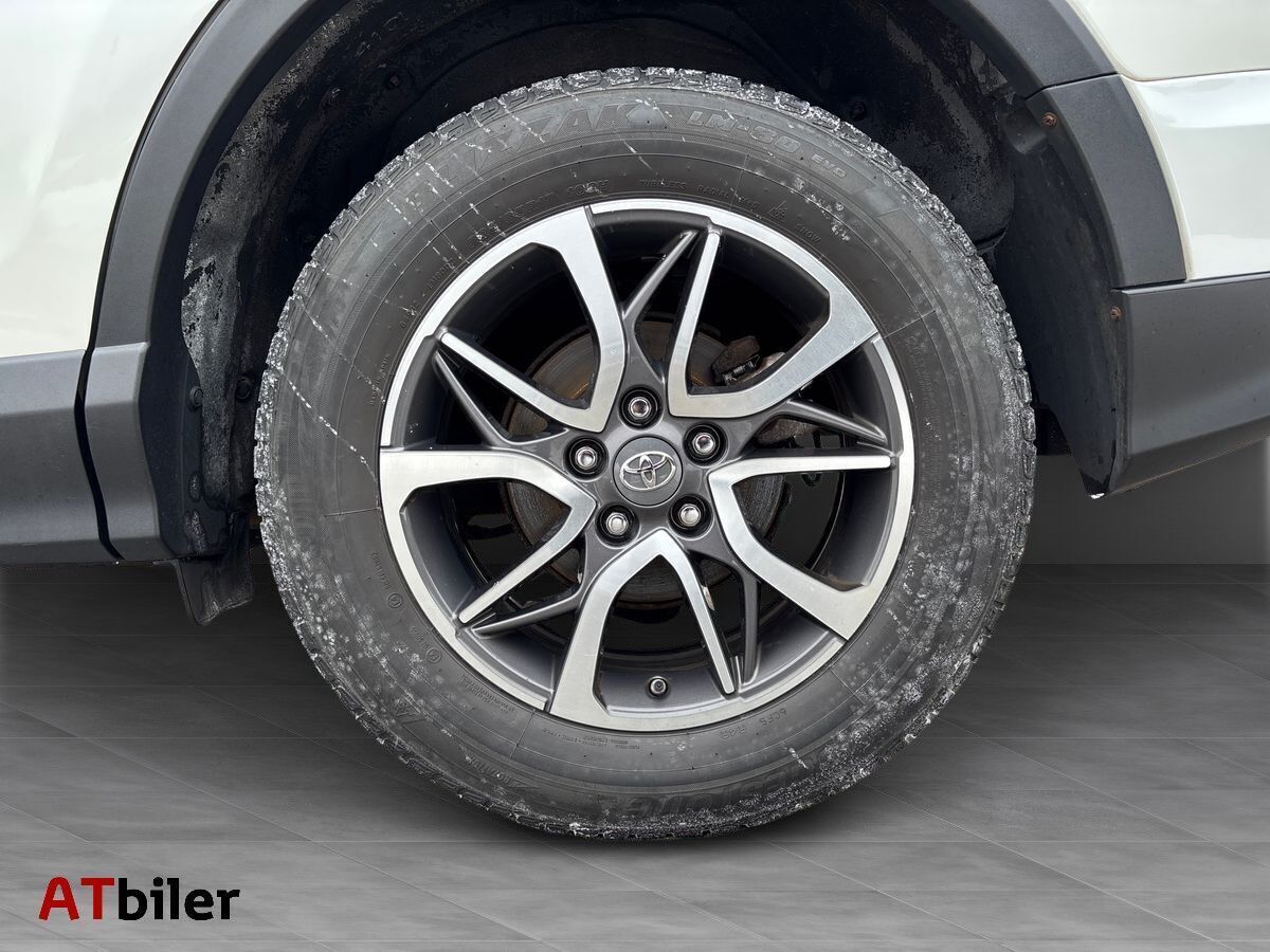 Hvid Toyota RAV4 fra 2016