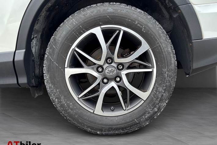 Hvid Toyota RAV4 fra 2016