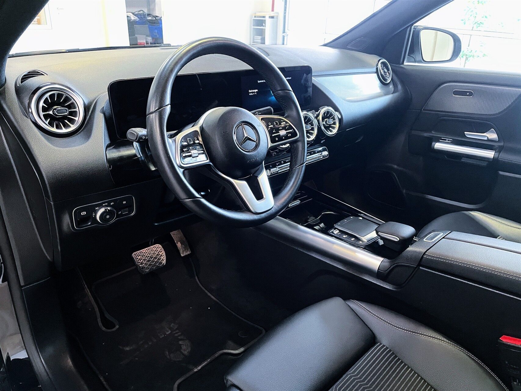 Sort Mercedes EQA 250 fra 2022