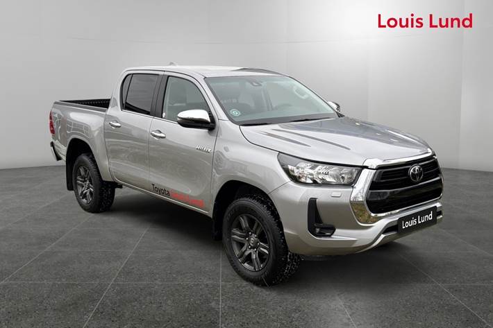 Grå Toyota HiLux fra 2025 set udefra