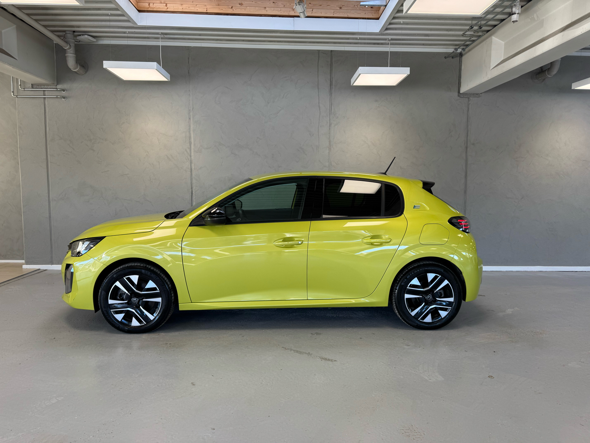 Peugeot e-208 EL Style 136HK 5d Aut.