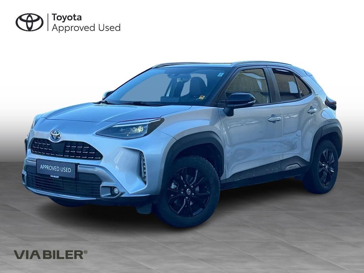 Sølv Toyota Yaris Cross fra 2022