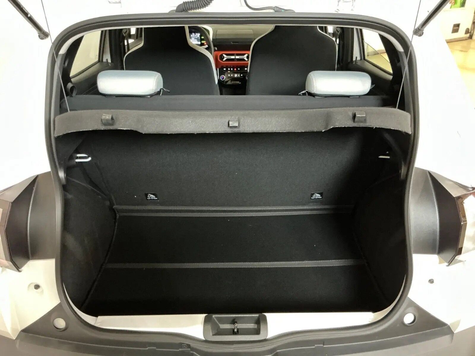 Hvid Dacia Spring fra 2025